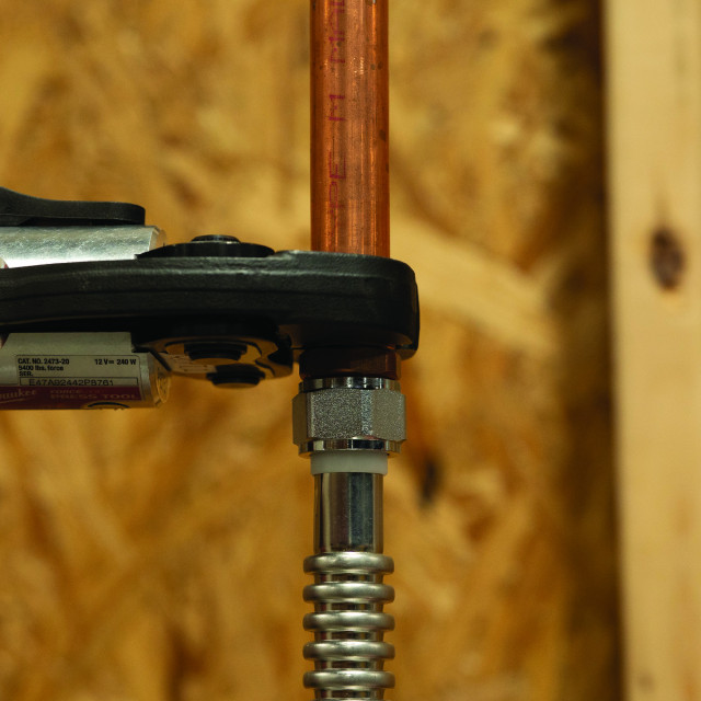 Quick Fitter Press Hose Action